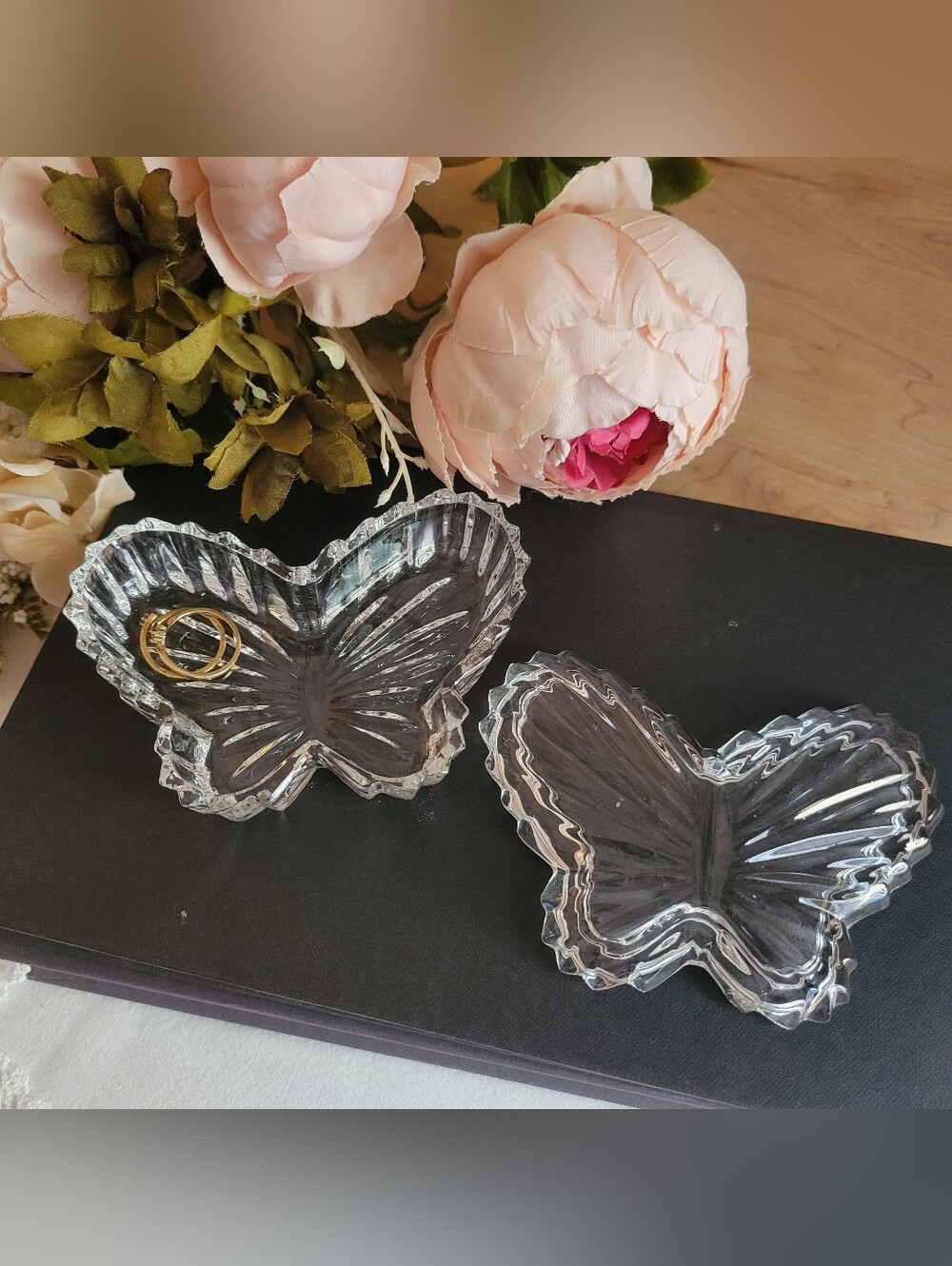 Vintage Clear Pressed Crystal Glass Butterfly Trinket Box Jewelry Holder